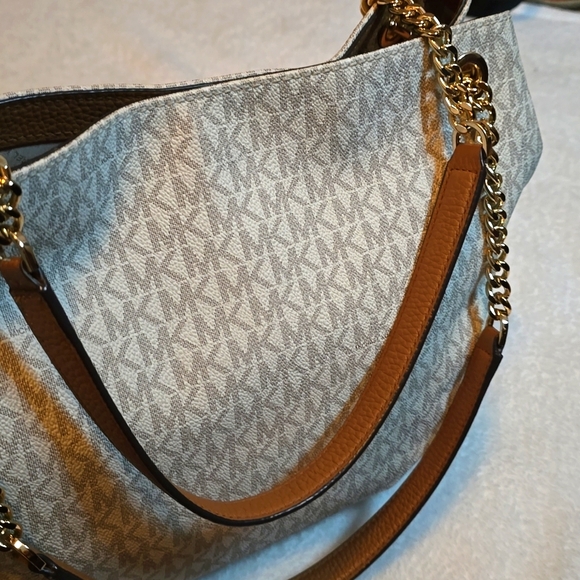 MICHAEL KORS VANILLA LARGE JET SET CHAIN SHOULDER TOTE BAG/ PURSE - Picture 6 of 16